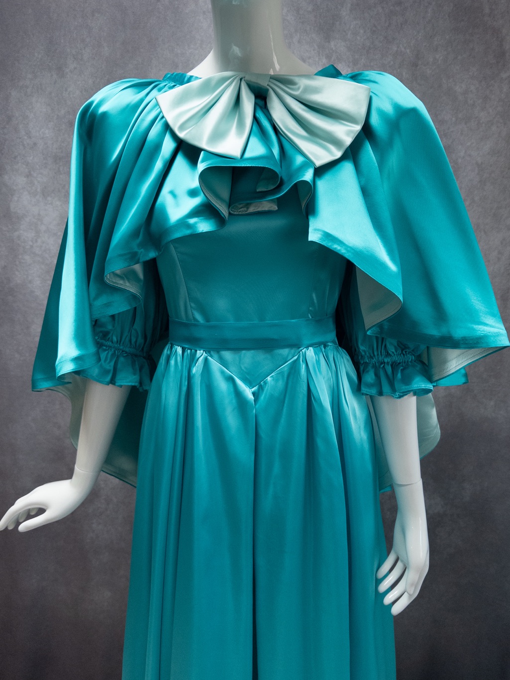 Vintage 80s Teal Satin Formal Prom Dress With Matching Capelet And Bow, Size M